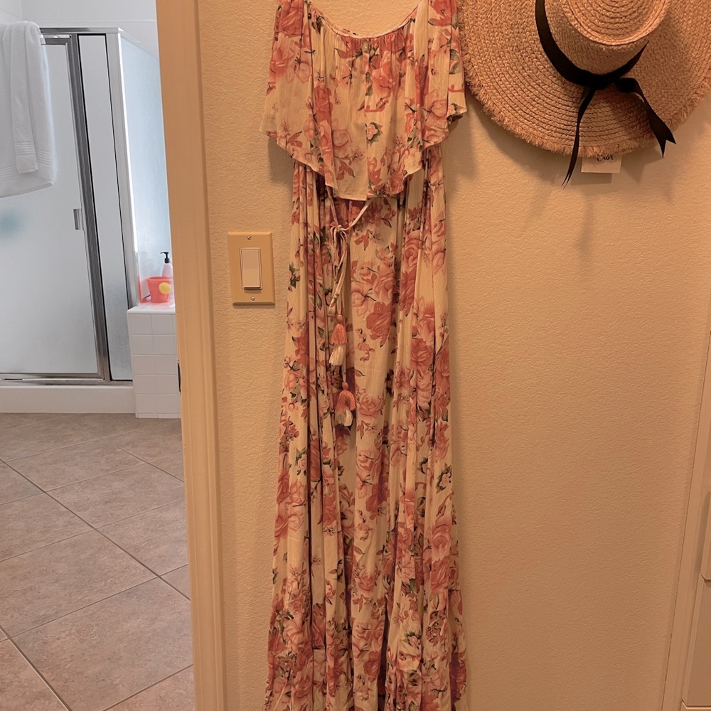 Aakaa strapless maxi dress with slit